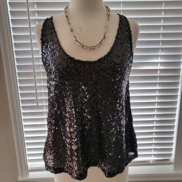 Decree – Front-Side Black Sequin/Back-Side Polyester Elegant Tank Top - Picture 3 of 10